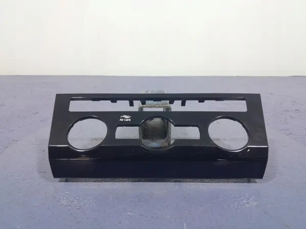 Skoda Superb III Lift Sierstrip OEM 3V0820075B image 2