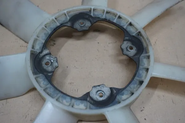 Nissan D40 Kühlerlüfter OEM Teil - Gebraucht image 3