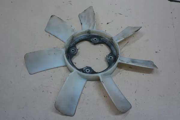 Nissan D40 Kühlerlüfter OEM Teil - Gebraucht image 4
