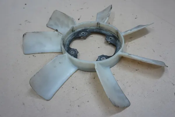 Nissan D40 Kühlerlüfter OEM Teil - Gebraucht image 5