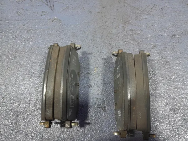 Mercedes A35 AMG Taka jarrupalat OEM A2474230400 image 5