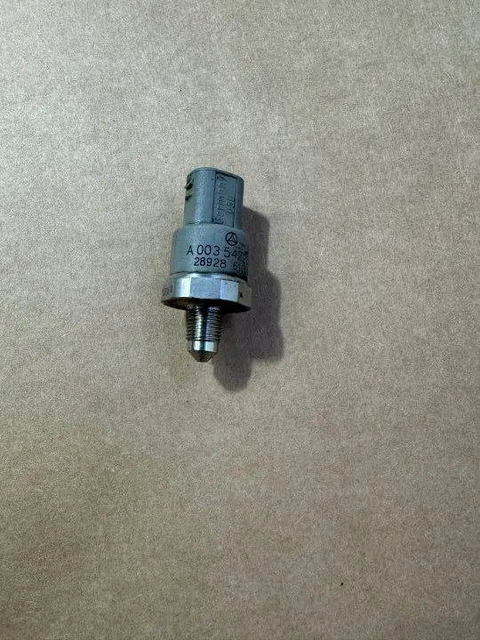 Mercedes SL R230 druksensor OEM A0035422018 image 2