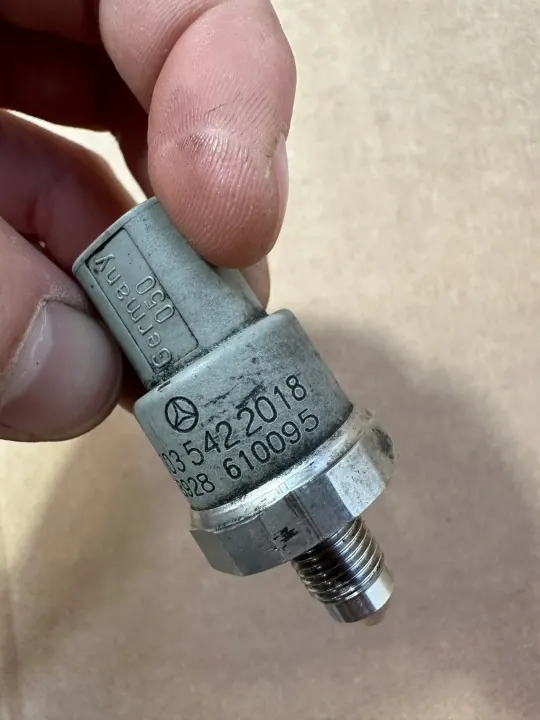 Mercedes SL R230 druksensor OEM A0035422018 image 4