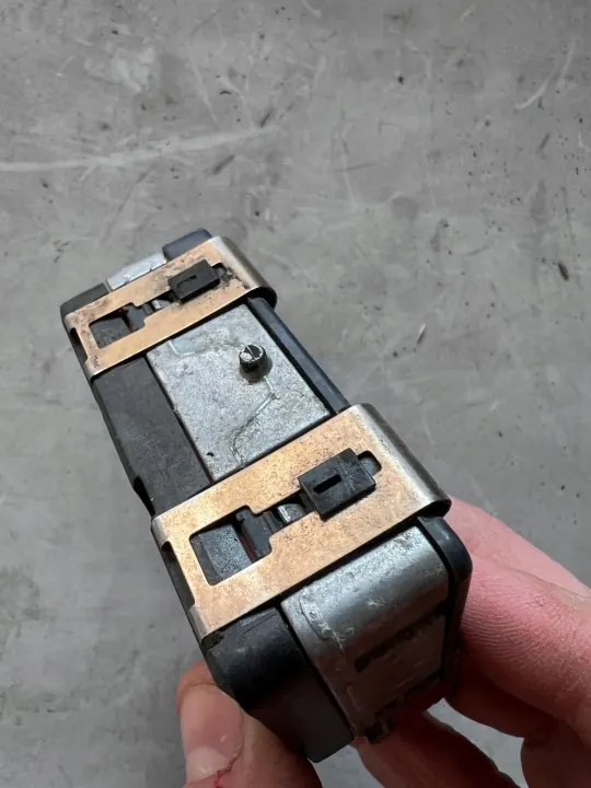 Radar Distronic Kia Stonic OEM H8991-11000 Usado image 4