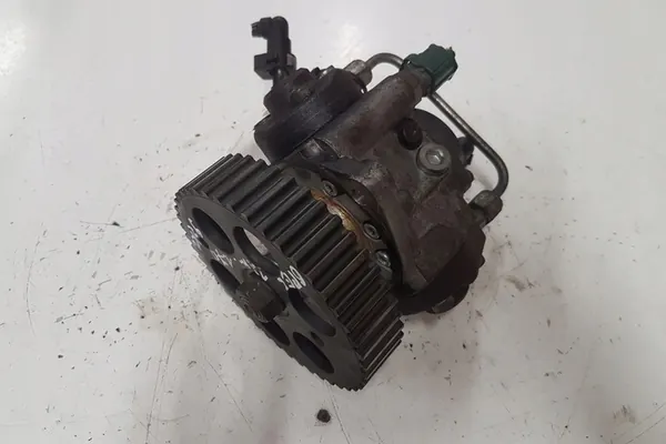 Brandstofpomp OPEL ASTRA J SPORTS TOURER 1.69L diesel image 10