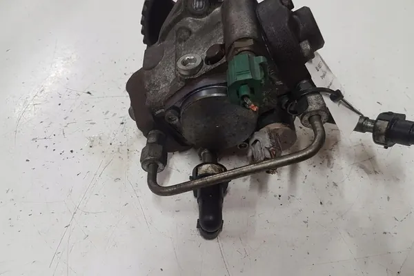 Brandstofpomp OPEL ASTRA J SPORTS TOURER 1.69L diesel image 3