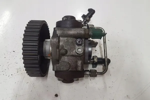 Brandstofpomp OPEL ASTRA J SPORTS TOURER 1.69L diesel image 4