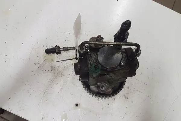 Brandstofpomp OPEL ASTRA J SPORTS TOURER 1.69L diesel image 7