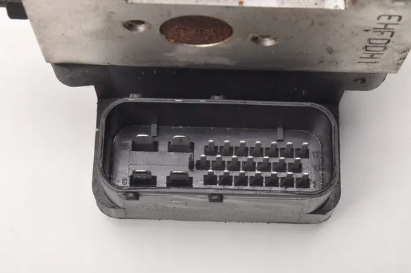 KIA CERATO I 1.6 16V ABS-pomp image 3