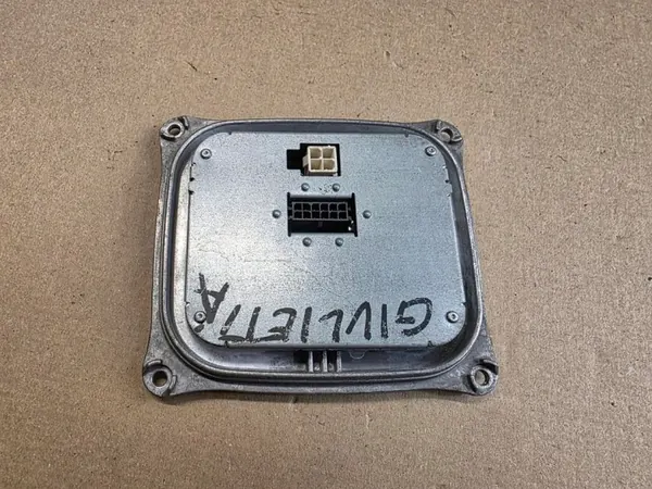 Convertisseur LED OEM 130732928400 pour Alfa Romeo Giulietta image 3