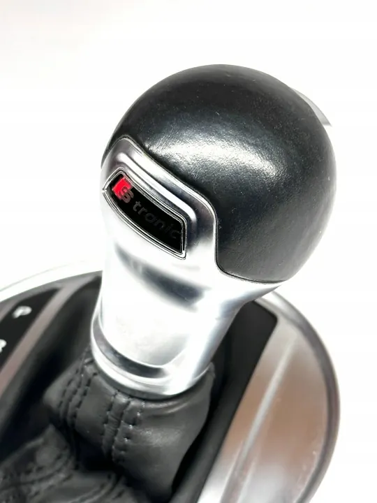 Pomo de mudanças Audi TT 8S OEM 8S1713139 - Usado image 4