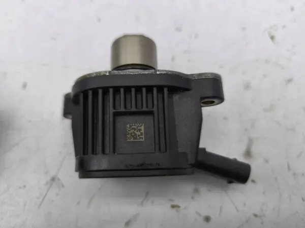Nockenwellen-Magnetventil OEM 04E906048A - Gebraucht image 4