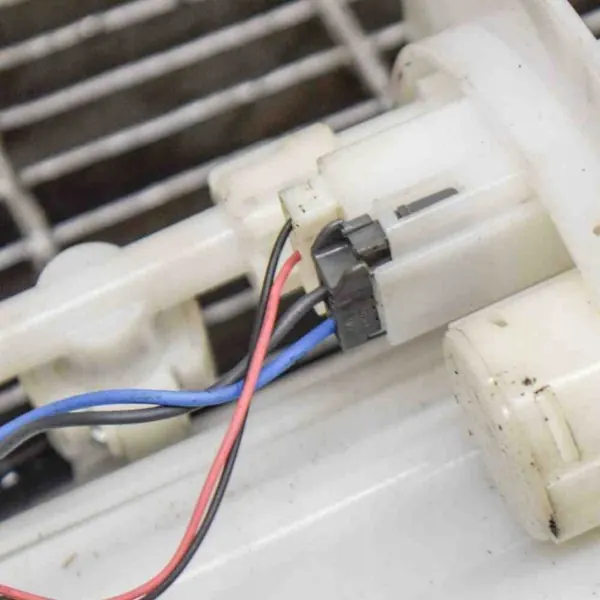 Brandstofpomp TOYOTA YARIS (_P13_) 1.0L 2015 777040D070 image 4