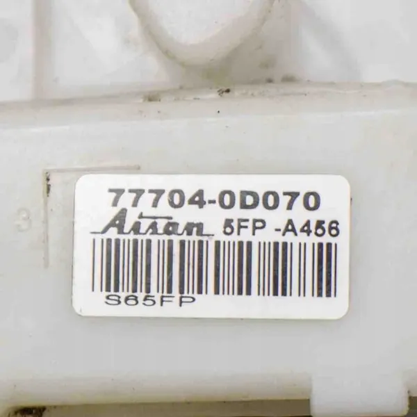 Brandstofpomp TOYOTA YARIS (_P13_) 1.0L 2015 777040D070 image 6