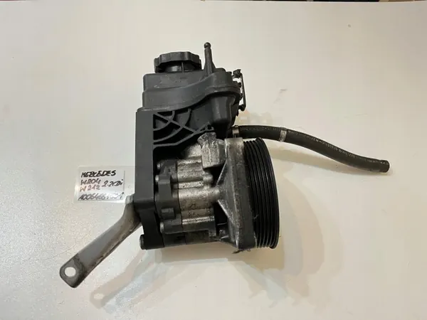 Mercedes ohjauspumppu OEM A0064661501 image 2