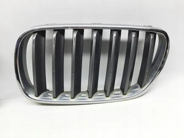 BMW X3 E83N Grill Grille Right 4M0265105D image 2