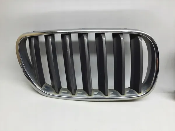 BMW X3 E83N Grill Grille Right 4M0265105D image 3