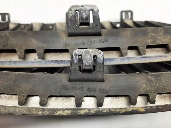 BMW X3 E83N Grill Grille Right 4M0265105D image 5