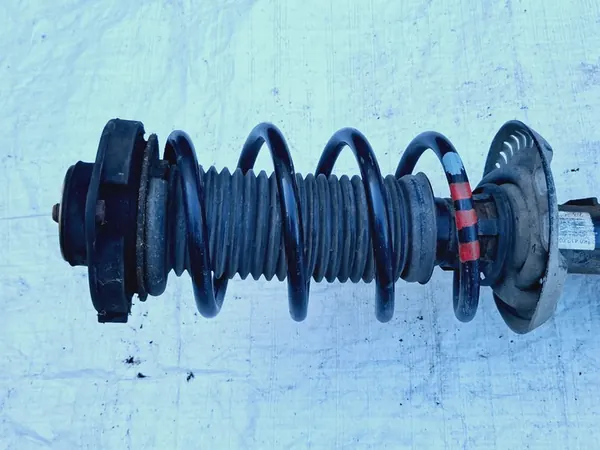 Mozzo Sospensione Anteriore Destro VW Golf VI 1.6 TDI image 5