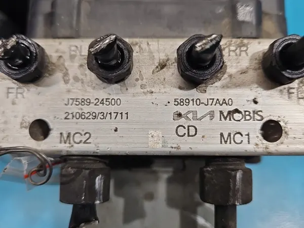 ABS-pumppu OEM 58900J7AA0 Kia Ceed III:lle 2018-2021 image 3