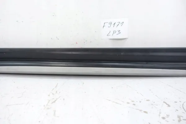 OEM JX7B-A10154-B Rechte Schwellerverkleidung Ford Focus image 3