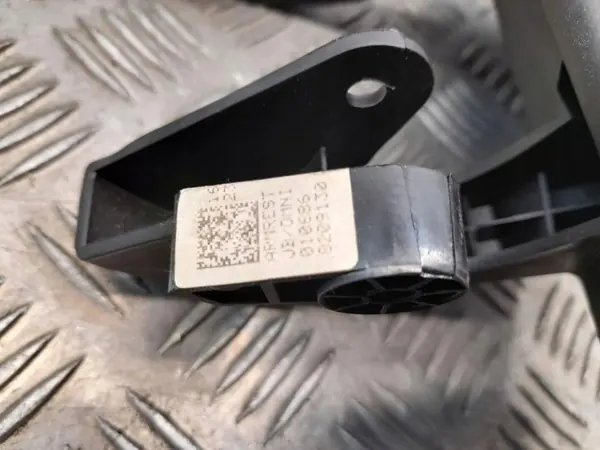 Accoudoir OEM 8209130 pour Chevrolet Camaro 2016 image 4
