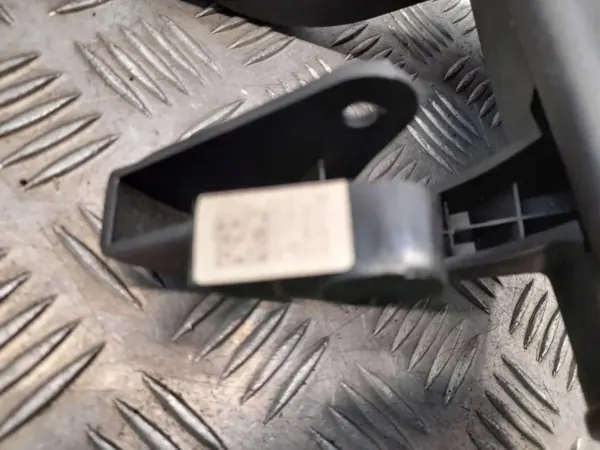 Accoudoir OEM 8209130 pour Chevrolet Camaro 2016 image 5