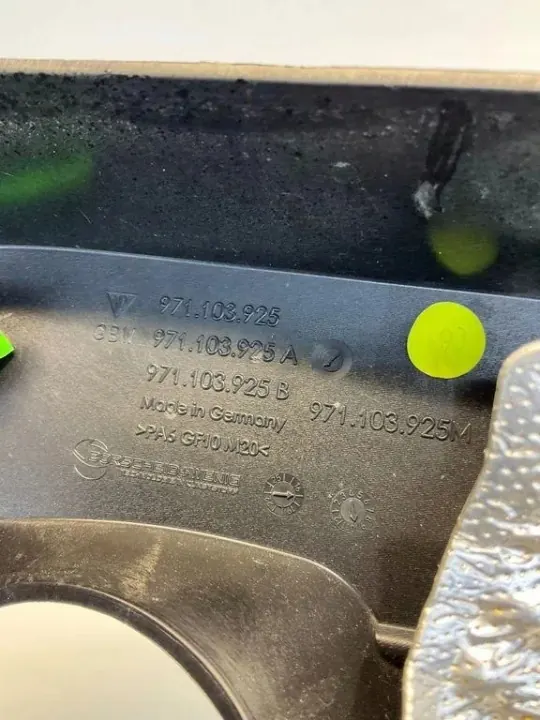 Porsche moottorikansi OEM 971103925 Panamera 2.9L image 2