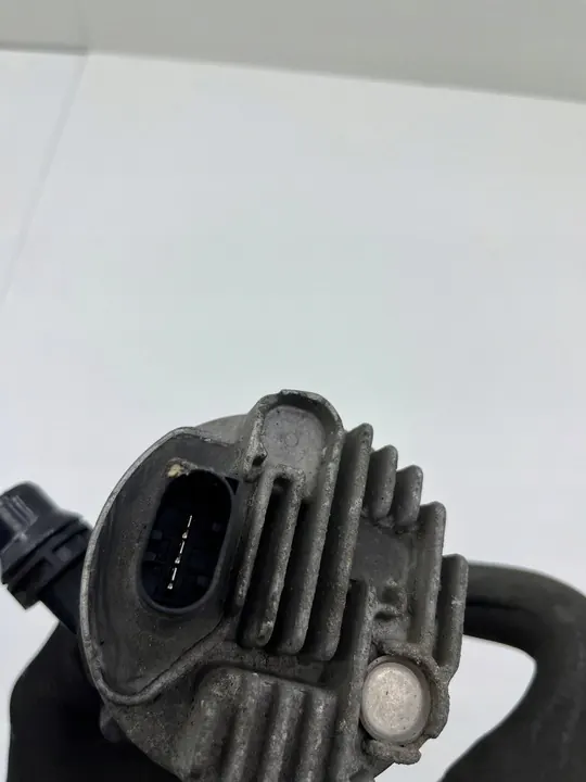 Tilläggsvattenpump MERCEDES W205 AMG A0005001700 image 3