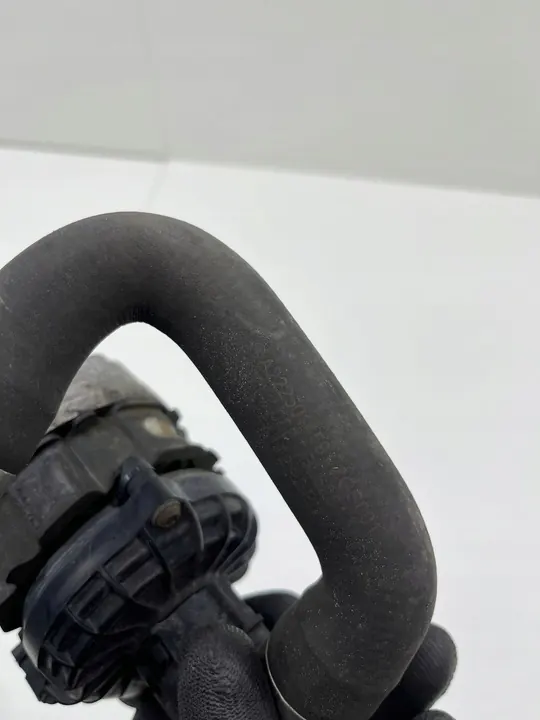 Tilläggsvattenpump MERCEDES W205 AMG A0005001700 image 4