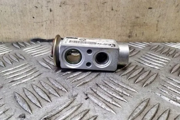 Ilmastointijäähdyttimen venttiili BMW X5 (E53) 64118371459 image 4