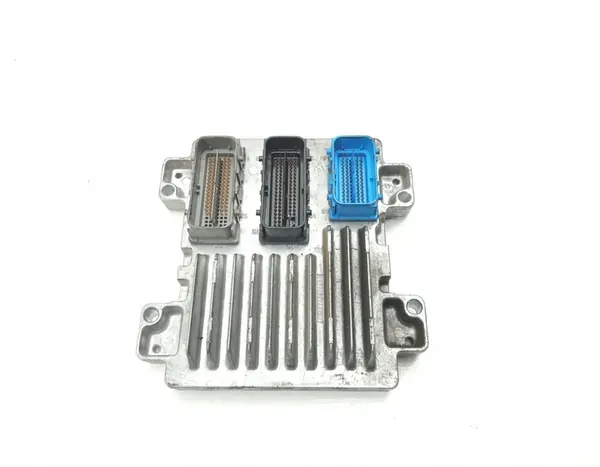 Moottorin ohjausyksikkö Opel Astra J 1.4 T 12647241 image 2