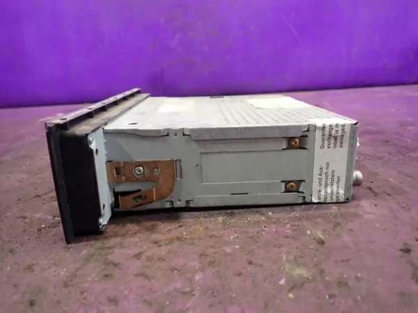 Radio CD Audi OE OEM Zawada-388176- Usado image 3