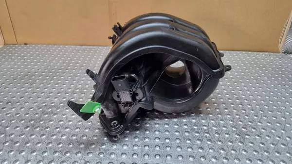 VOLKSWAGEN UP 2012 1.0 MPI Coletor de Admissão OEM image 2