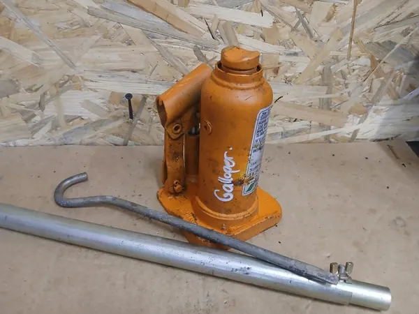 Hyundai Galloper 2.5 TDI Cric - OEM image 2