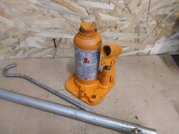 Hyundai Galloper 2.5 TDI Cric - OEM image 3