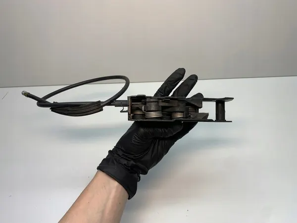 VW GOLF V motorhuv lås höger 1K1823509D image 4