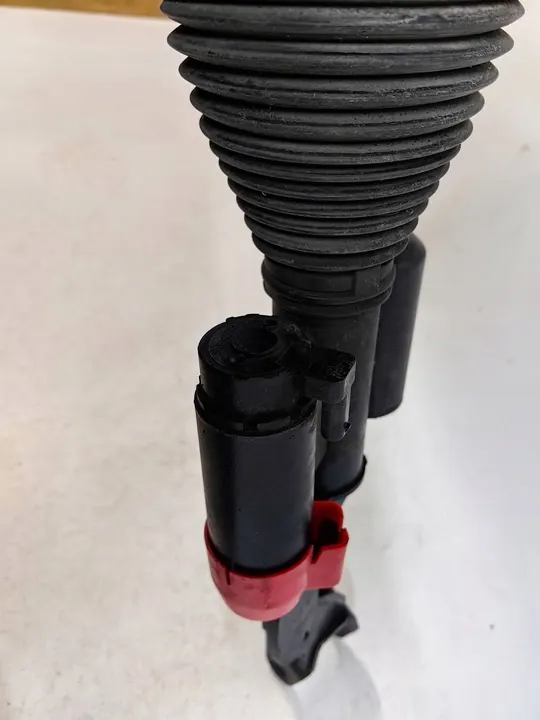 MERCEDES E43 AMG W213 - AIRMATIC STÖTDÄMPARE HÖGER FRAM A2133202100 image 4