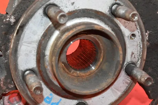 OEM 13248526 Vasen etupyörän navalaakeri - Opel Zafira C image 3