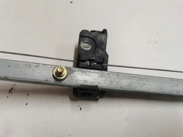 Manuaalinen ikkunanostin OEM 74410 Oikea taka Mazda 5 image 5