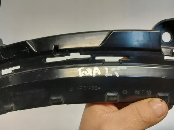 Mercedes EQA 250+ W243 Bumpergeleider Links Achter A2478851100 image 4