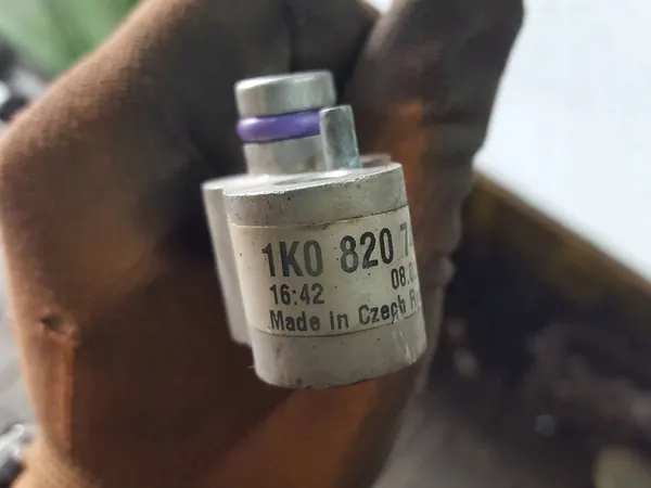 SKODA OCTAVIA 2 II LIFT 08-12 A/C Letku 1K0820741BA image 2