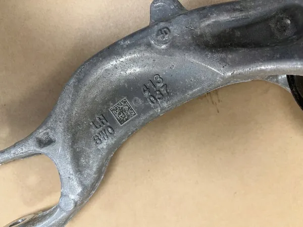 AUDI A5 8W Ammortizzatore Anteriore Sinistro 8W6413031B image 3