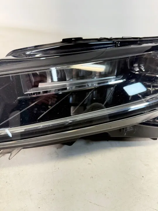 Farol esquerdo OEM 3V1941015D para Skoda Superb III image 3