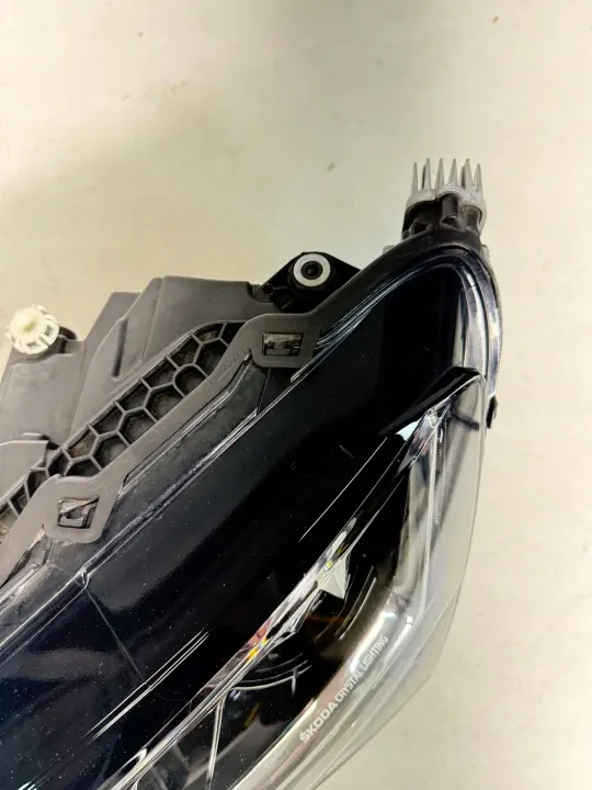 Farol esquerdo OEM 3V1941015D para Skoda Superb III image 7