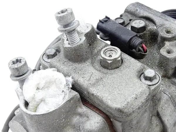 Compresor de aire acondicionado Mercedes ML W166 5.5 AMG A0032309811 image 4