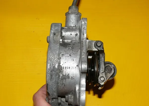 Bromsvakuumpump OEM 0002303165 för Mercedes S-Klass image 3