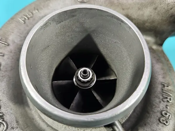Turbocompresor Alfa Romeo GT 1.9 JTD 150CV OEM 717662-2 image 4