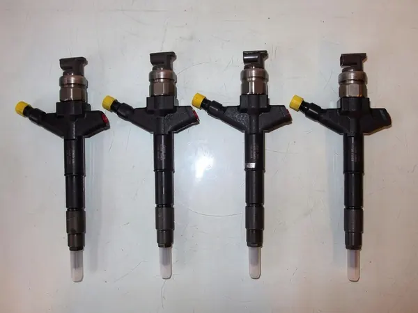 Common Rail Injector 2.5 dCi Nissan Navara D40 2014 OEM 166003XN0A image 2