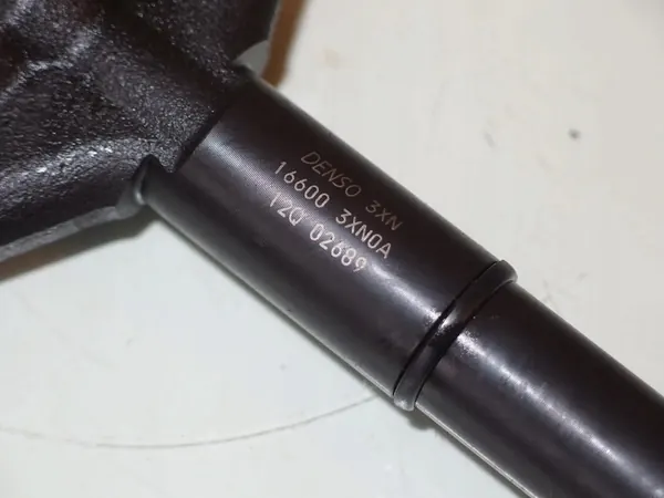 Common Rail Injector 2.5 dCi Nissan Navara D40 2014 OEM 166003XN0A image 3